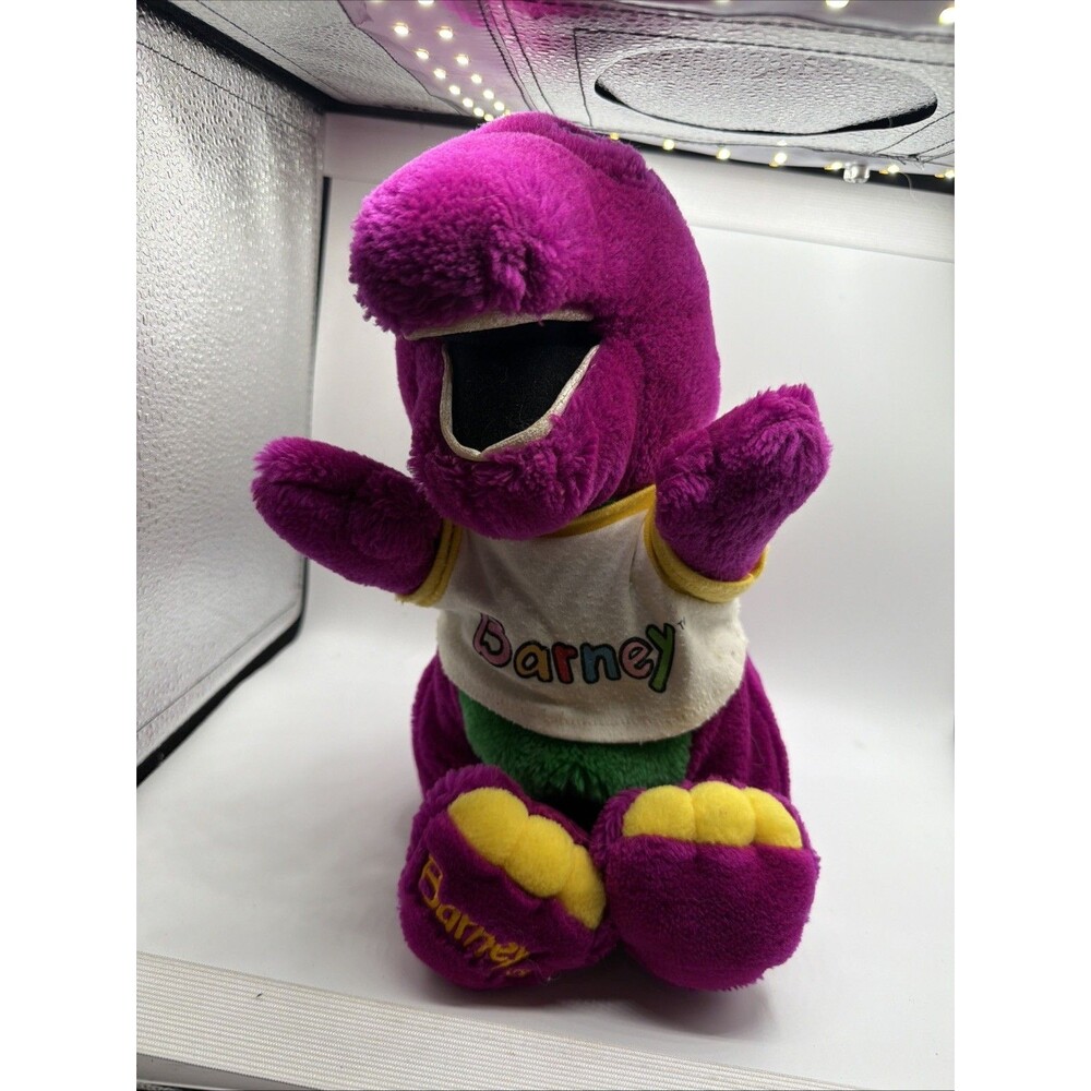 Vintage 1992 Barney‎ Plush Toy Wearing Shirt Dakin Lyons Purple Dinosaur 90s